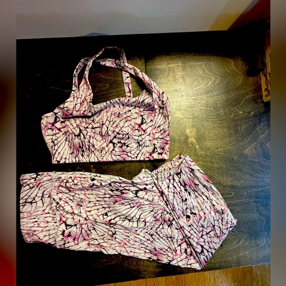 Joy Lab set Bottoms L; Top M